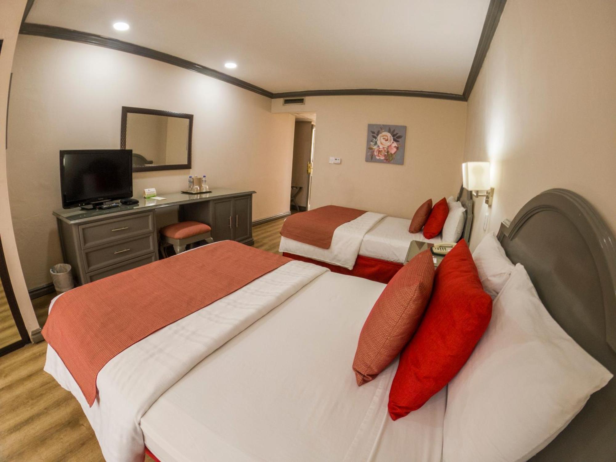 Hotel Santander Plaza Città del Guatemala Esterno foto